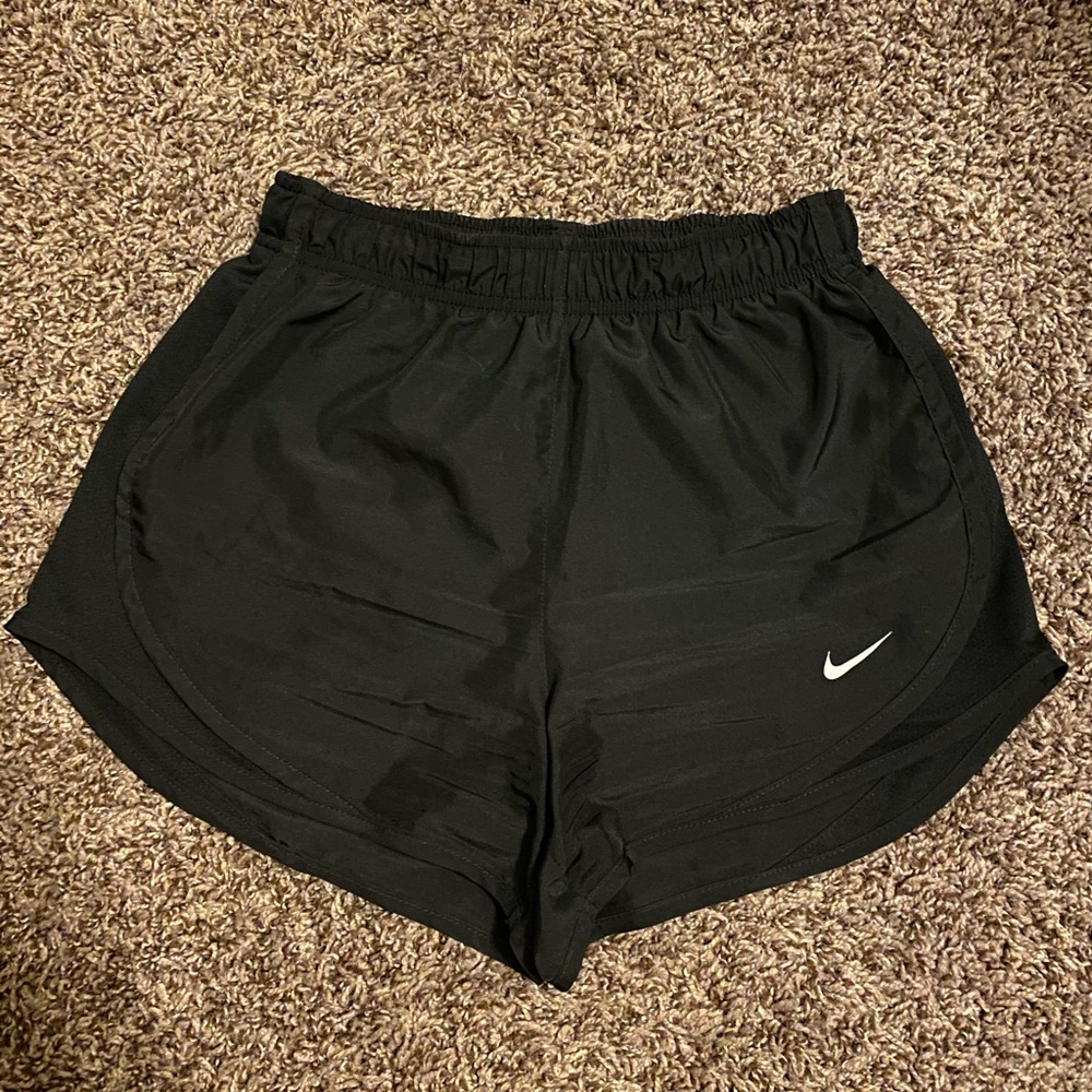 Nike women Dri-Fit black tempo shorts
